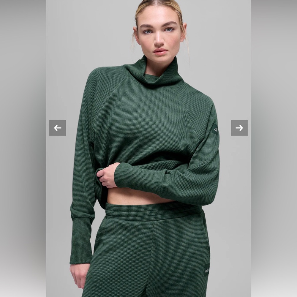 ALO Yoga Waffle Weekend Escape Mock Neck Long Sleeve Medium Clover Green NWT